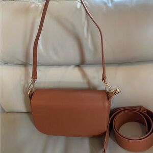 Samara x Claire apple leather bag